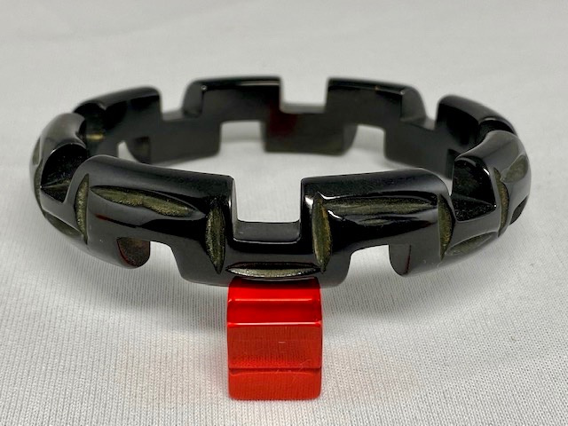 BB557 greek key design black bakelite bangle